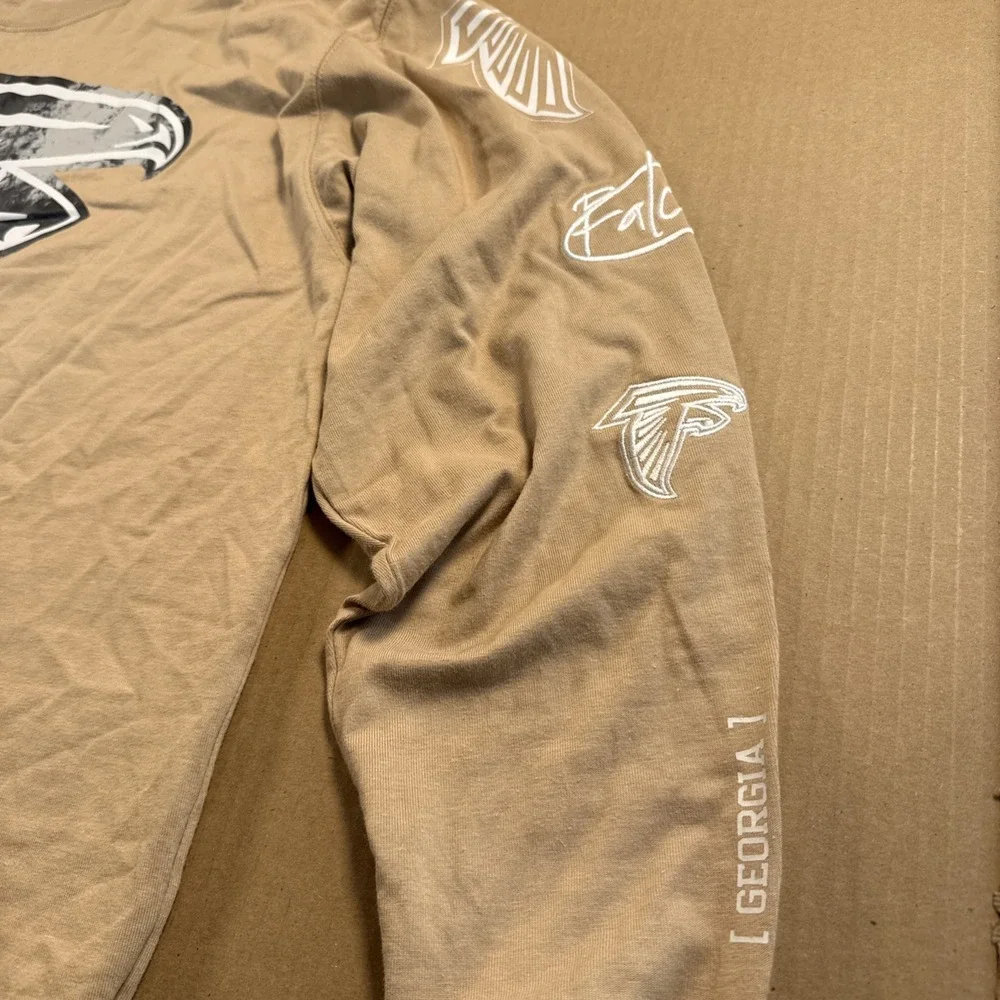 Nike Tan Essential Statement Max 90, Atlanta Falcons, Size Large